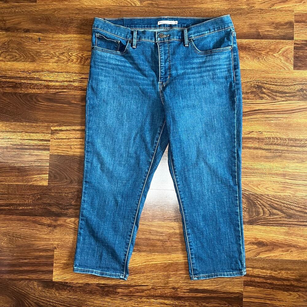 Levi’s 311 Shaping Skinny Capri Light Denim Wash Women’s Size 34